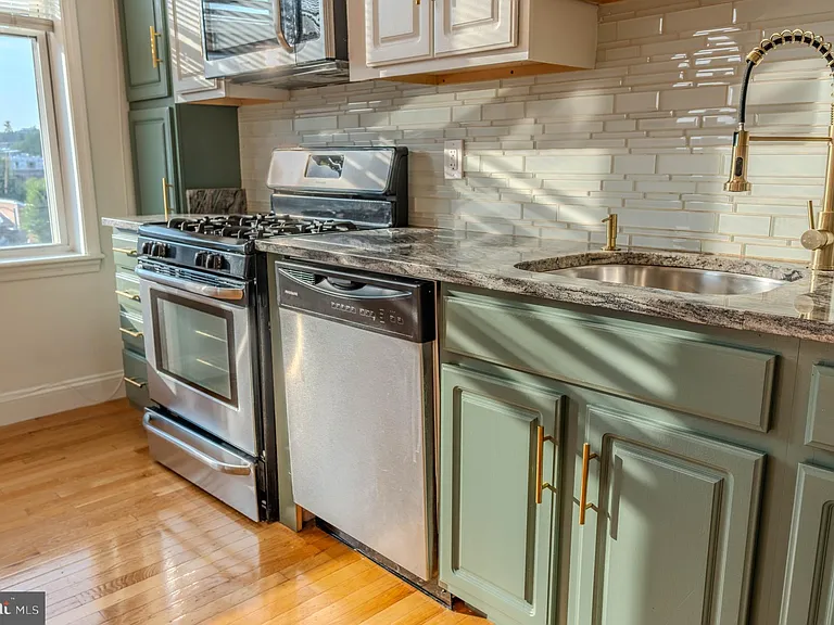 1629 L St NE #305 — Photo 3