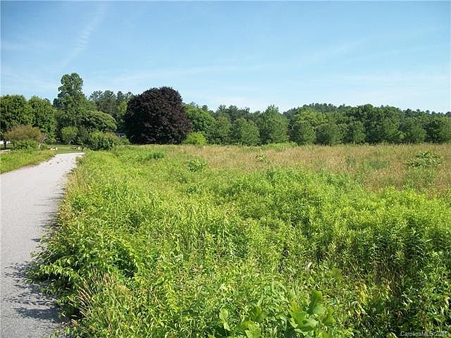 2nd image of 133 Walnut Valley Ln