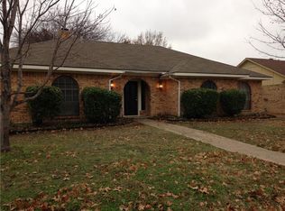 2008 Oakbluff Dr, Carrollton, TX 75007