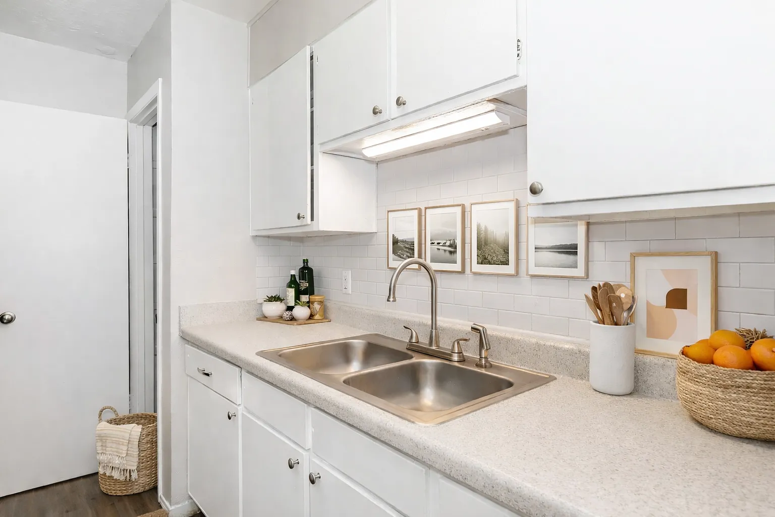 Scenic Pines Apartments — Photo 1