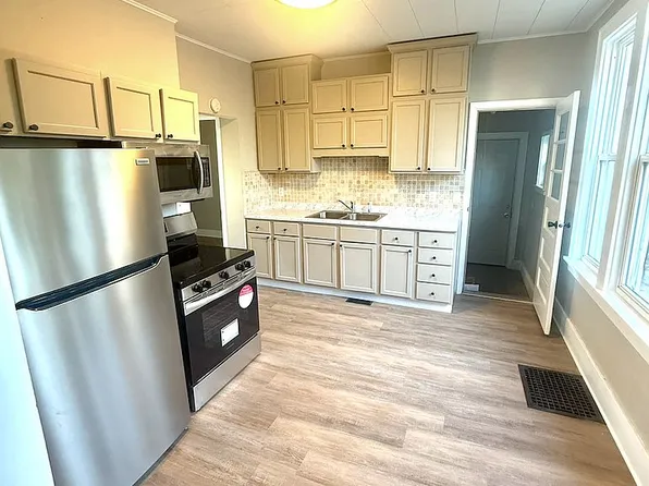 95 N Booth St, Dubuque, IA 52001