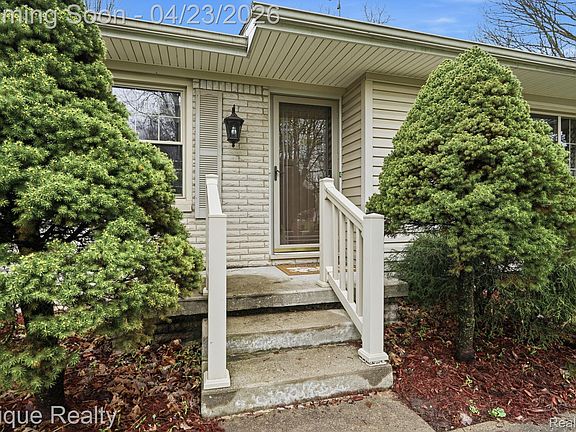 3rd image of 6236 McKenzie Dr
