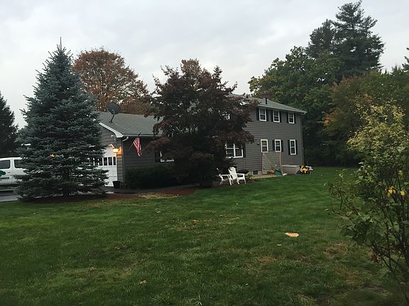 4th image of 30 Monica Dr