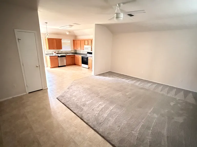220 Memory Dr — Photo 4