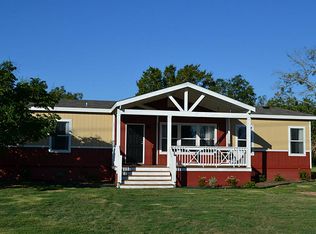 937 N Jackson St, La Grange, TX 78945