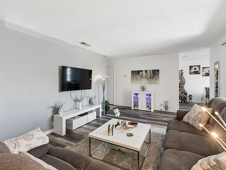 7210 N Manhattan Ave — Photo 11