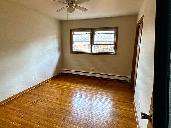 3rd image of 8015 S Komensky Ave