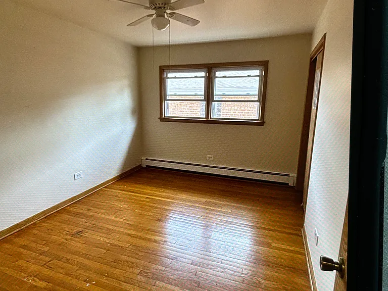8015 S Komensky Ave — Photo 3