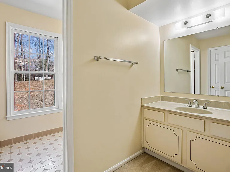 6604 Tina Ln — Photo 18