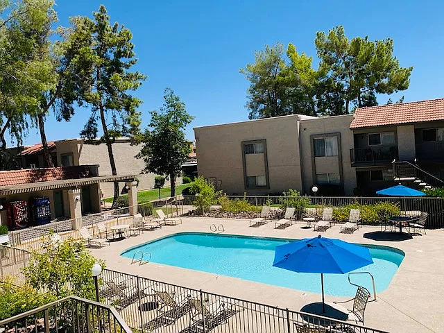 Desert Springs Apartments