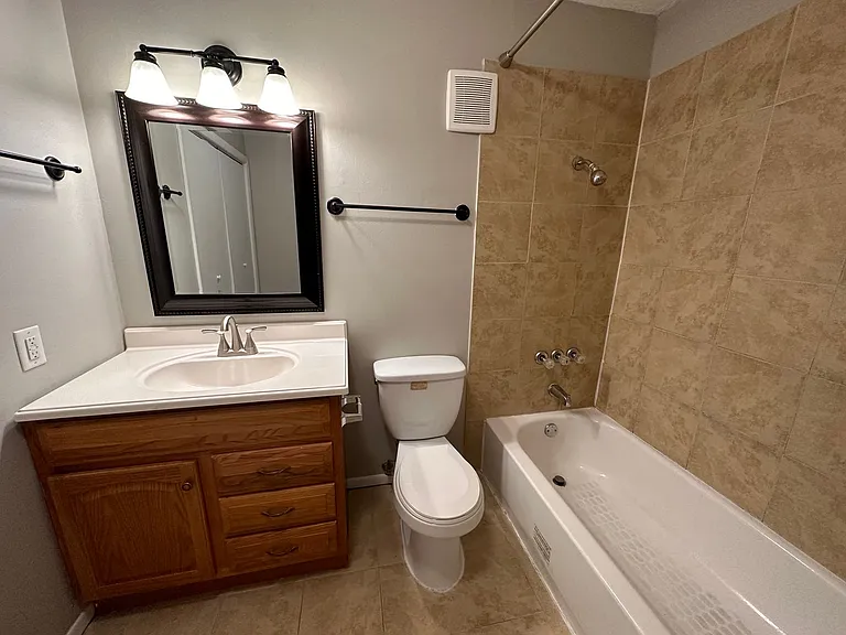 Breckenridge Apartment Homes — Photo 15