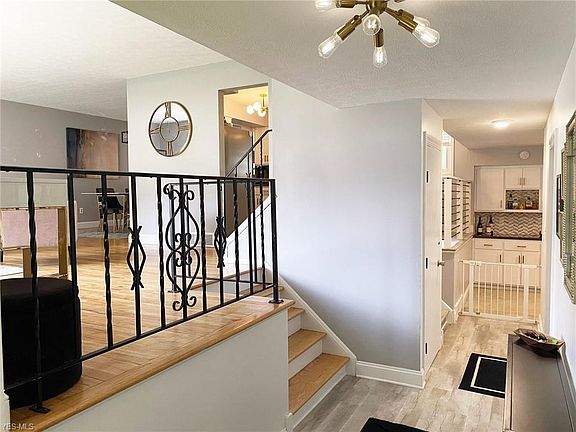 3rd image of 5859 Cantwell Dr