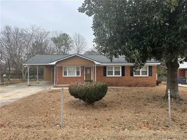 6120 Conaway Dr, Fayetteville, NC 28314