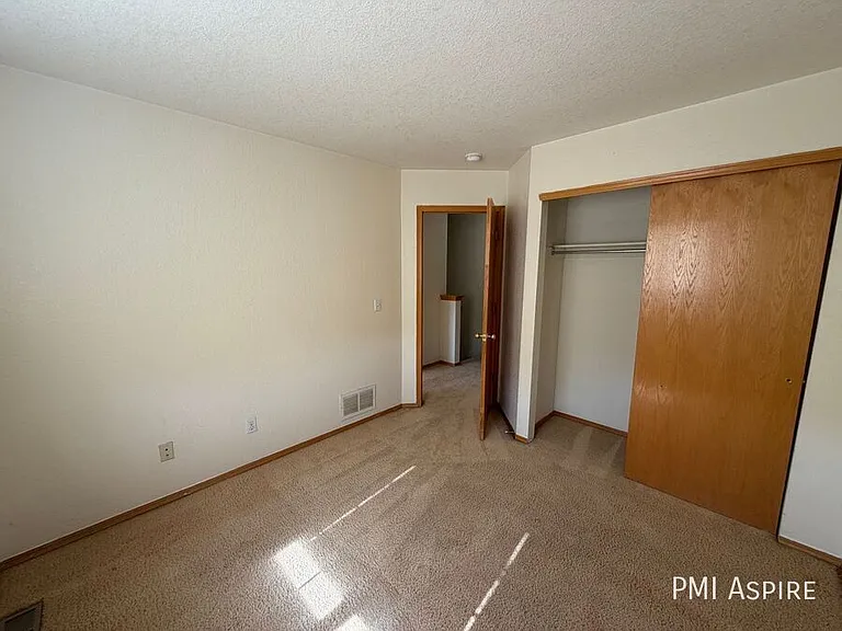 10489 Taylor Ave — Photo 13