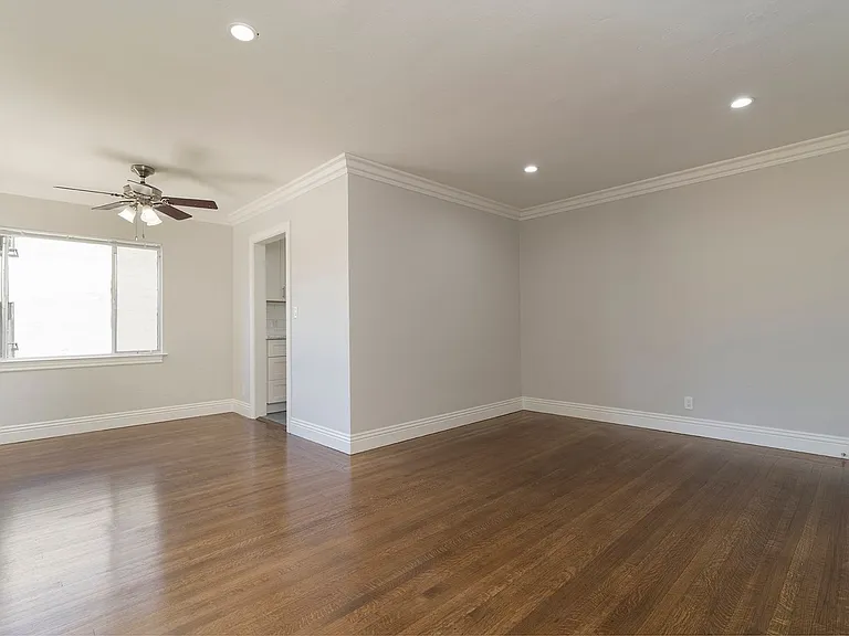 433 Adams St #1E — Photo 11