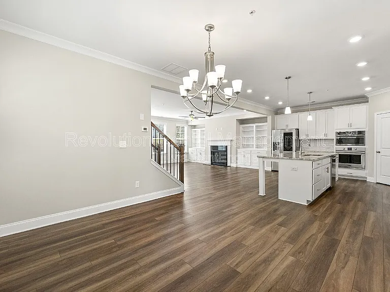 105 W Dixie Ave SE — Photo 14