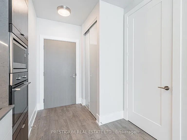 1 Edgewater Dr #202 — Photo 4