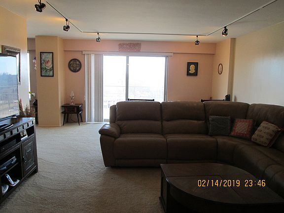 2nd image of 7061 N Kedzie Ave Suite 608