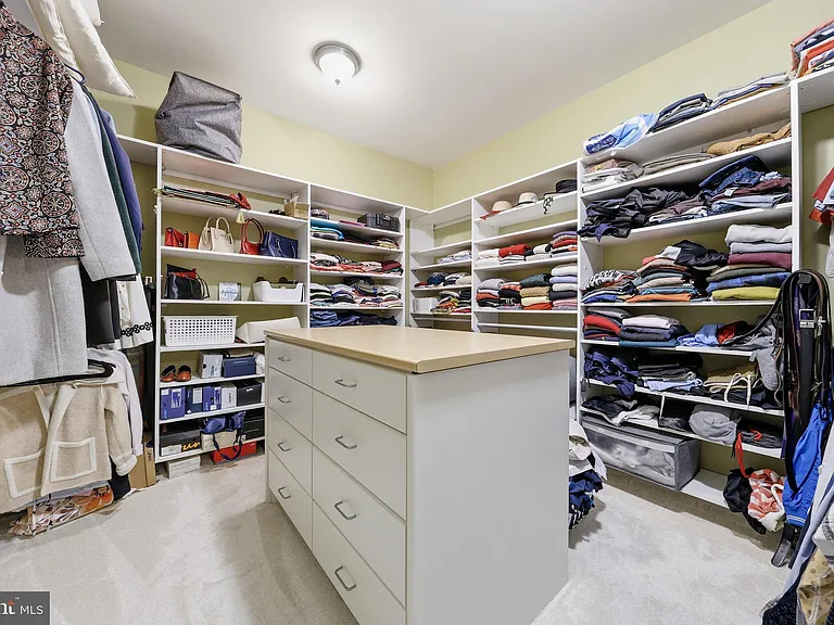 3852 Glasgow Way — Photo 26