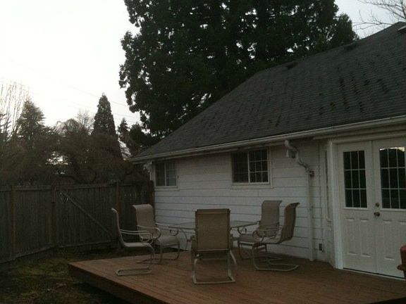 2nd image of 211 N Pioneer St