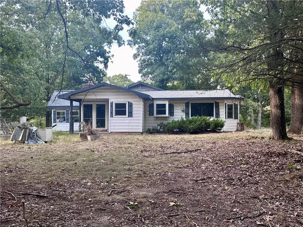 10841 W High Meadows Dr, Rogers, AR 72756