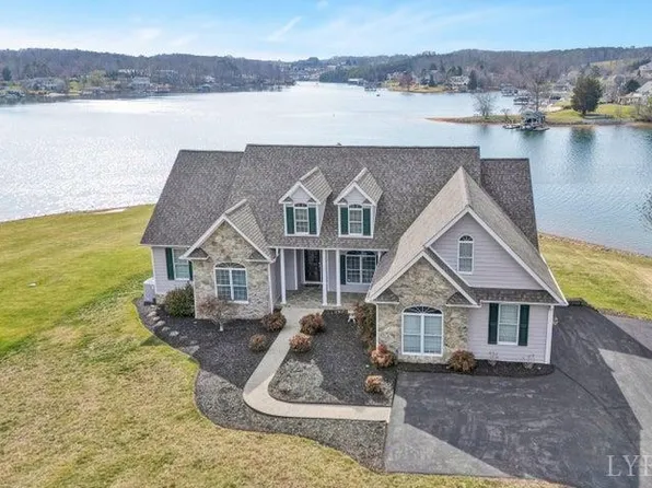 95 Marvin Gardens Dr, Moneta, VA 24121