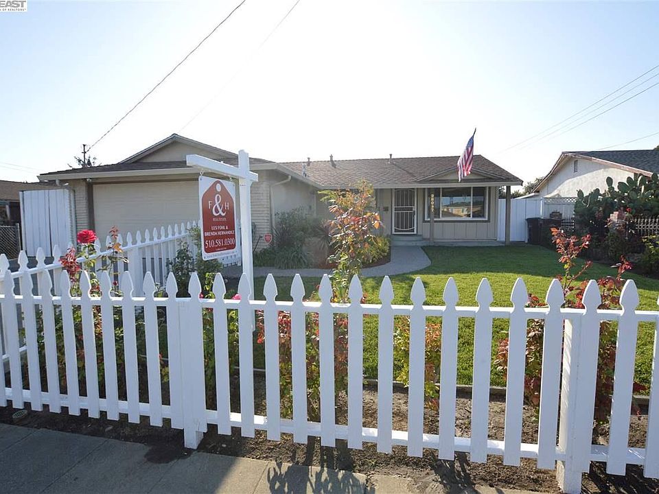 1st image of 28057 Bunting St