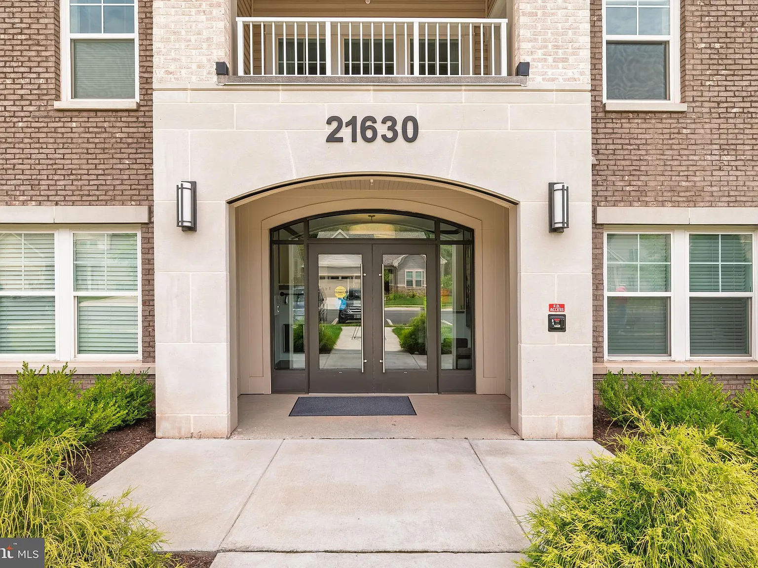 2 bed, 1296 sqft, $2,850 — Photo 4