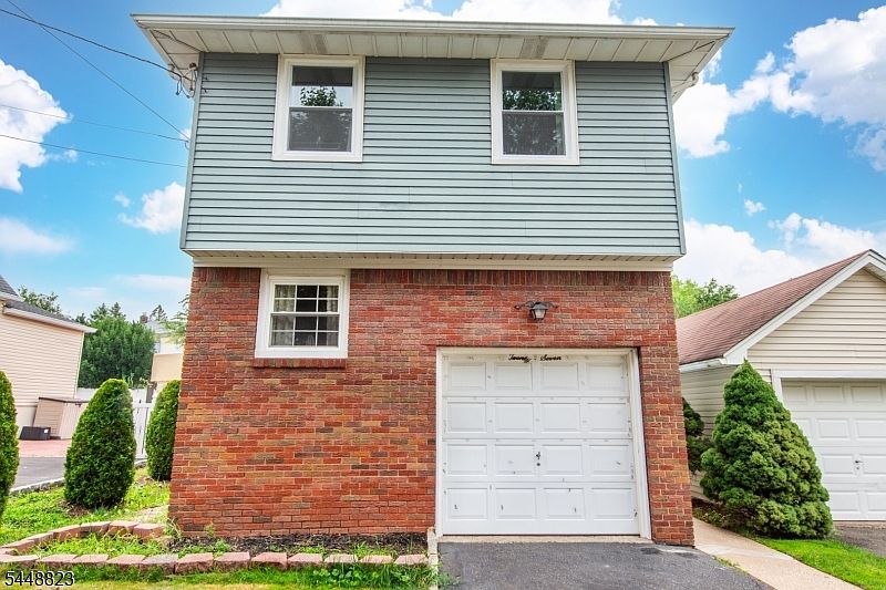 1st image of 27 Spencer Ave