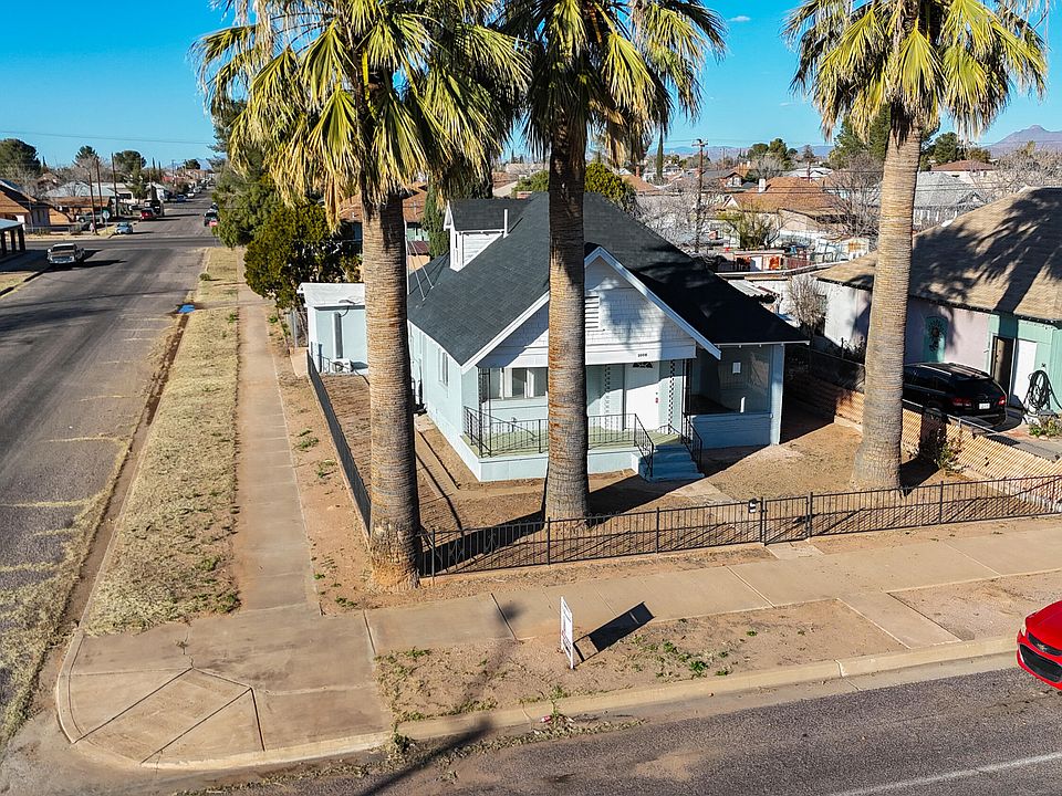 1st image of 1006 E 7TH Street