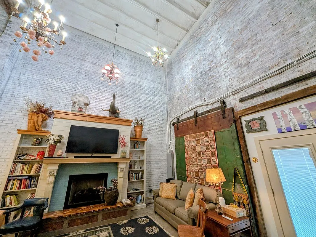 1 bed, 1.0 bath, 1500 sqft, $1,950 — Photo 4