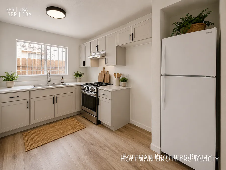 118 E 84th Pl Los Angeles, CA 90003 — Photo 2