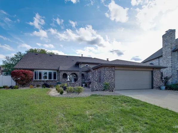 1207 N Ashwood Ct, Addison, IL 60101