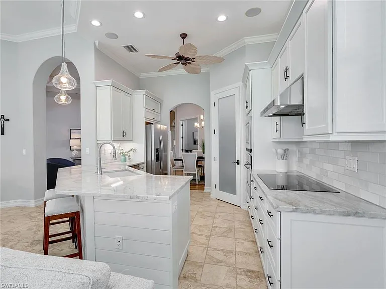 7864 Valencia Ct — Photo 21