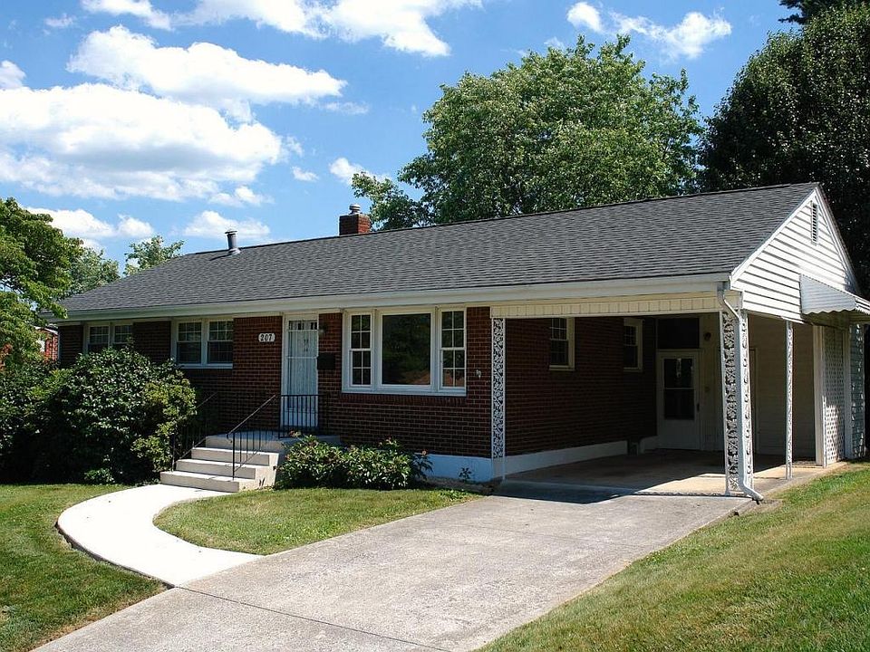 1st image of 207 Hurst Ave NE