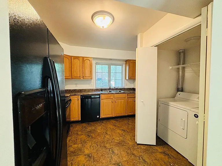 322 Shenandoah Cir — Photo 5