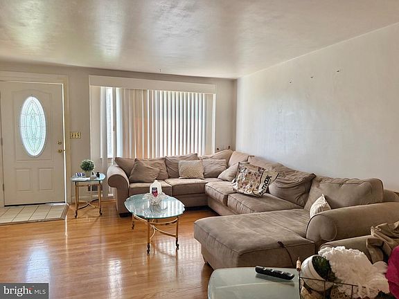 2nd image of 4506 Parkside Dr