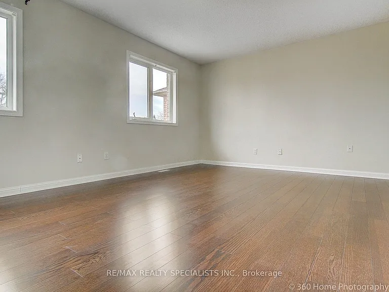 97 Piperbrook Cres — Photo 16