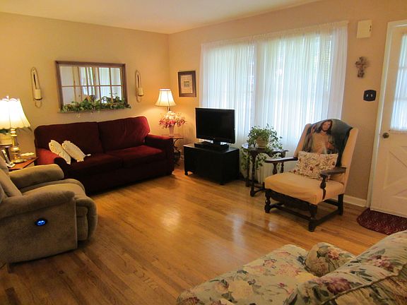 4th image of 107 Daggette Dr