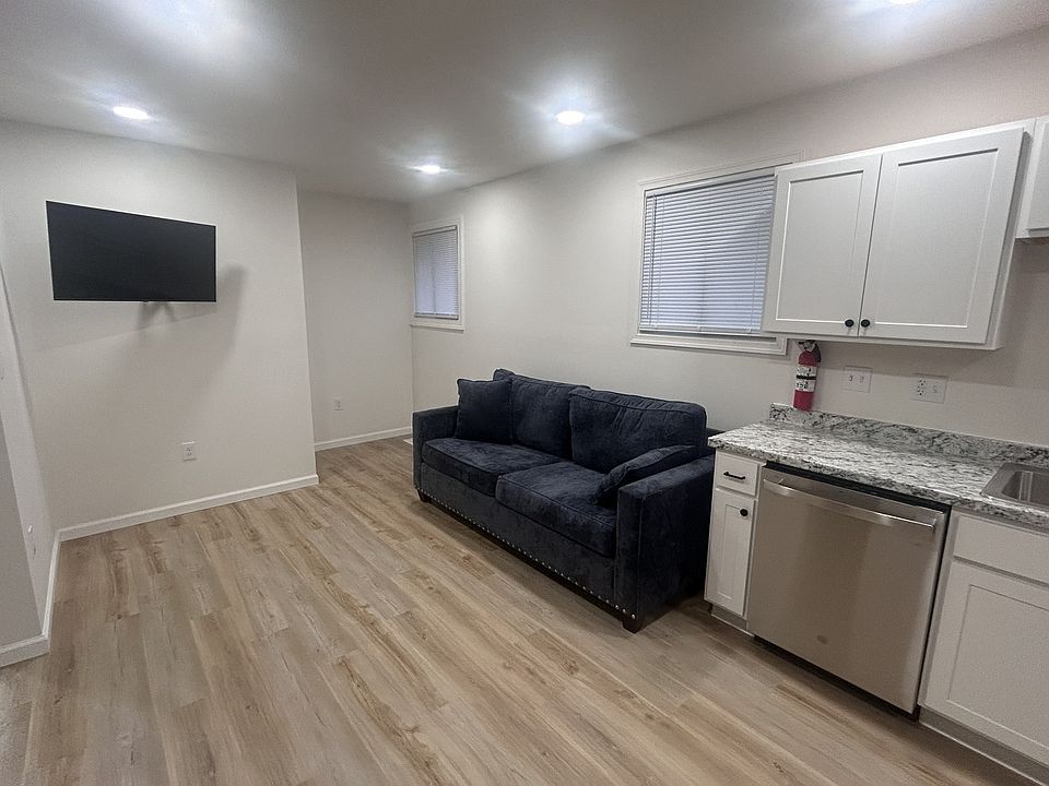 1st image of 37 Franklin St #101