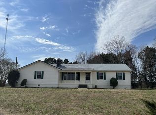 907 Sosbee Rd, Talmo, GA 30575