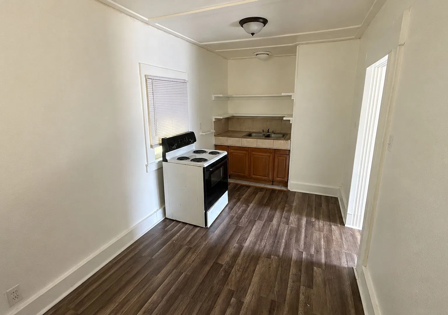 690 Avenue E — Photo 2