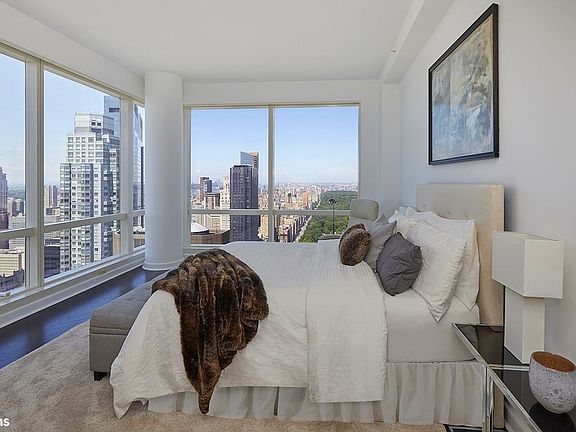 3rd image of 230 W 56th St APT 61D