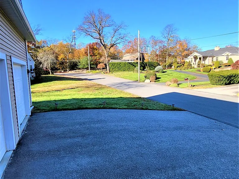 21 Hines Rd — Photo 16