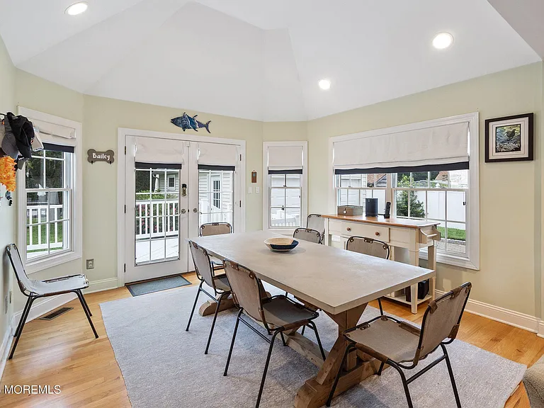 2163 Village Rd — Photo 8