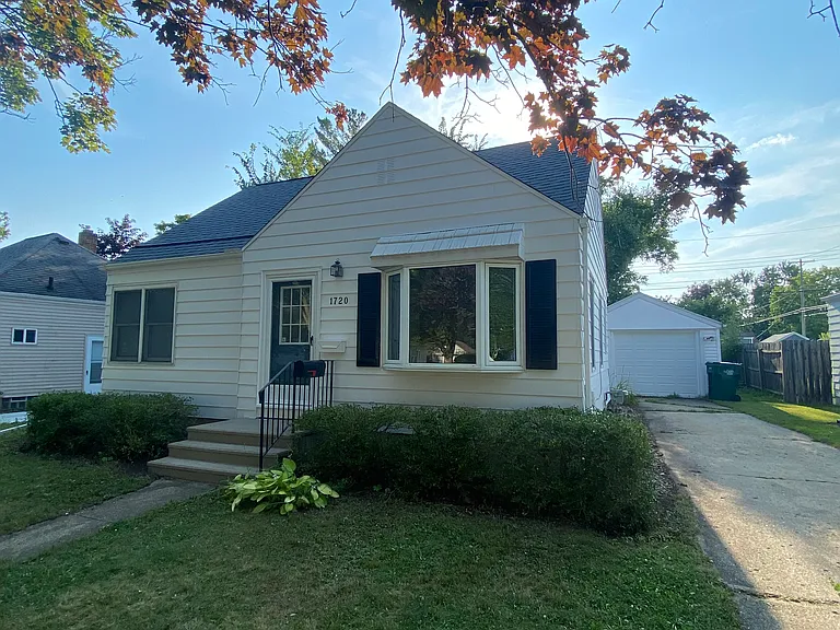 1720 Quentin Ave — Photo 2