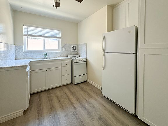 3rd image of 2741 Hornblend St APT 4