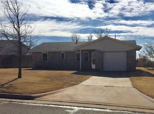 122 Breckenridge Dr, Elk City, OK 73644