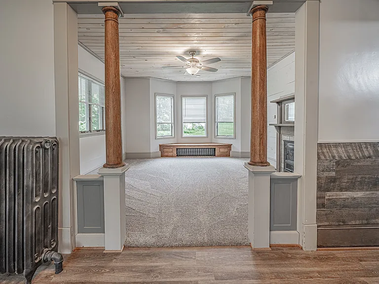 4252 Hartland Rd — Photo 15