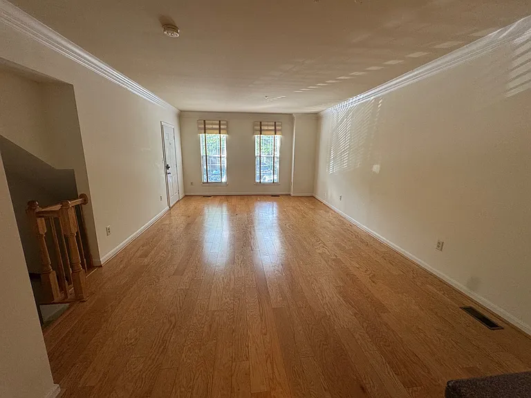 1591 Leeds Castle Dr — Photo 5